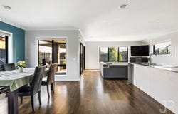 8 Sakura Drive, Beaconsfield, Vic 3807