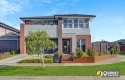 13 Blackhazel Crescent, Clyde North, Vic 3978
