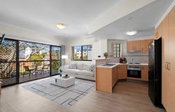 Unit 6/2-4 Henry Street, Redcliffe, Qld 4020