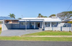 40 Bathurst Street, Elliott Heads, Qld 4670