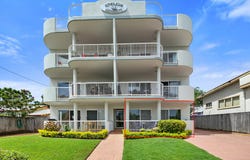 2/195 Bradman Avenue, Maroochydore, Qld 4558