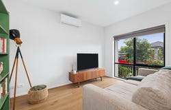 16 Hawkesbury Drive, Donnybrook, Vic 3064