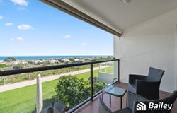 2/36 Cormorant Court, West Lakes Shore, SA 5020