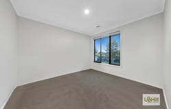137 Villa Doria Drive, Clyde North, Vic 3978
