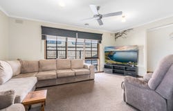 11 Jacaranda Place, Belmont, Vic 3216