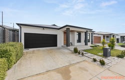 34 Thwaites Crescent, Wright, ACT 2611