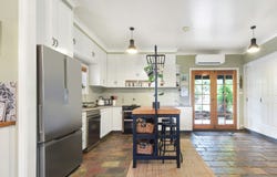 96 Burrows Rd, Young, NSW 2594