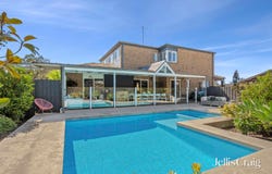 4 Sweeney Court, Highton, Vic 3216