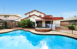 132 Ashmore Road, Benowa, Qld 4217