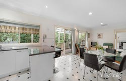 2/11 Hedge End Road, Mitcham, Vic 3132