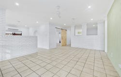 15 Agnew Avenue, Norman Gardens, Qld 4701