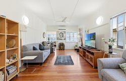 15 Chaplain Avenue, Manunda, Qld 4870