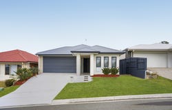 19 Stringybark Street, Spring Mountain, Qld 4300