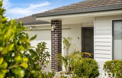 1 Silvertop Crescent, Spring Mountain, Qld 4300