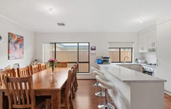 8 Admiral Parade, Munno Para, SA 5115