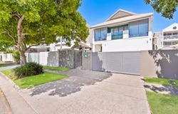 18 Ocean Street, Mermaid Beach, Qld 4218