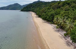 20 Plantation Drive, Bingil Bay, Qld 4852