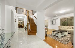 16 William Close, Doolandella, Qld 4077