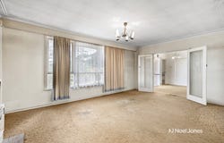 28 Douglas Avenue, Box Hill South, Vic 3128