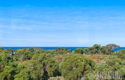 4/8 Collett Place, Guilderton, WA 6041