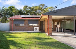 1/5 Grove Crescent, Beachmere, Qld 4510