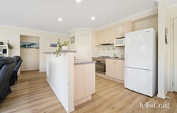 23 St Helens Avenue, Lake Gardens, Vic 3355