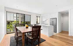 2/415 Warrigal Road, Burwood, Vic 3125