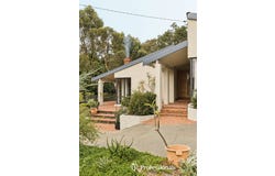 107 Falls Road, Lesmurdie, WA 6076