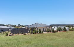8 Ridgevale Drive, Regency Downs, Qld 4341