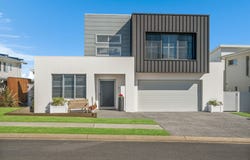 18 Waterside Way, Lake Cathie, NSW 2445