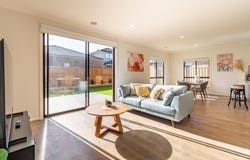 50 Garrard Crescent, Clyde, Vic 3978