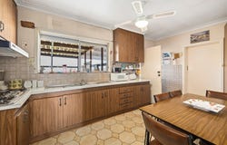 54 Military Road, Avondale Heights, Vic 3034