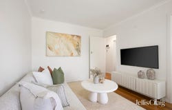 5/6 Central Avenue, Mooroolbark, Vic 3138