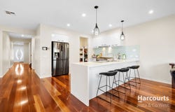 7 Reflection Close, Burnside, Vic 3023