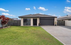 8 Mariner Avenue, Old Bar, NSW 2430