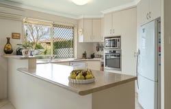 1 Beverley Close, Middle Ridge, Qld 4350