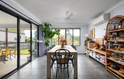 11 Cambridge Circuit, Southside, Qld 4570