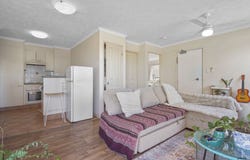 4/1260 Gold Coast Highway, Palm Beach, Qld 4221