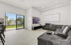 42 Flinders Road, Georges Hall, NSW 2198