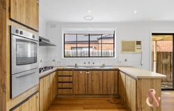 14 Kellaway Crescent, Mill Park, Vic 3082
