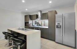 5 Lunar Circuit, Spring Mountain, Qld 4300