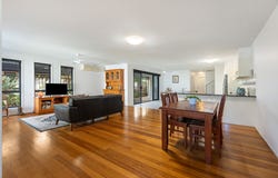 1/7 Suzanne Close, Mudjimba, Qld 4564