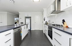 36 Melaleuca Drive, Forest Hill, NSW 2651