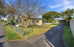 42 Marks Point Road, Marks Point, NSW 2280