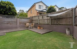 1/5 Woodford Street, Holland Park West, Qld 4121