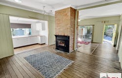 105 Martin Street, Tenterfield, NSW 2372