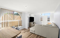 2/11-13 Colville Street, Flinders, NSW 2529