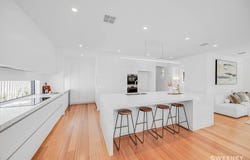 28 Myrtle Grove, Altona, Vic 3018