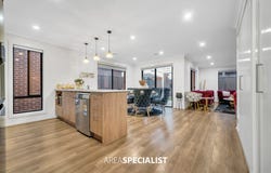 11 Carnelian Circuit, Clyde North, Vic 3978
