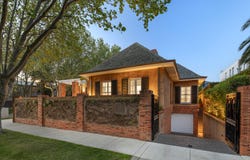 8 Seacombe Grove, Brighton, Vic 3186